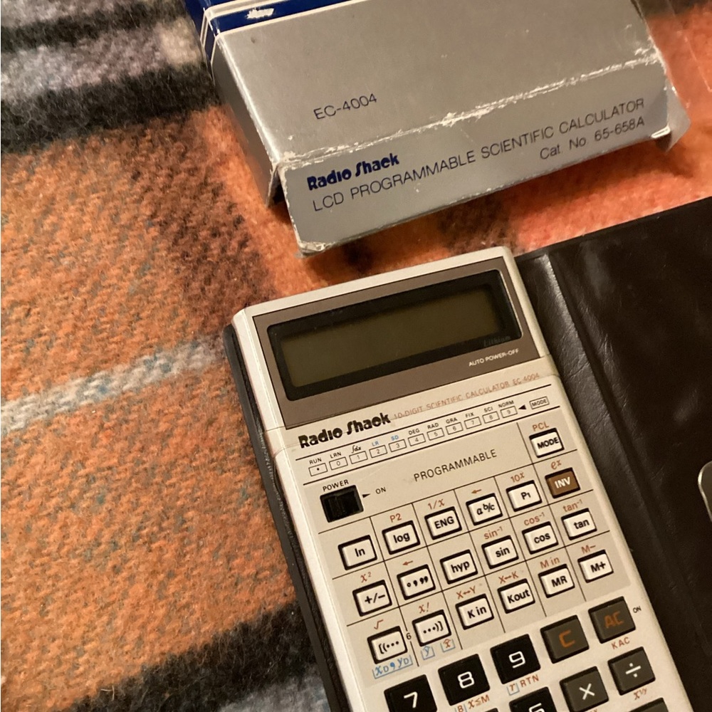 Radio Shack Vinrage EC-4004 Programmable Scientific Calculator